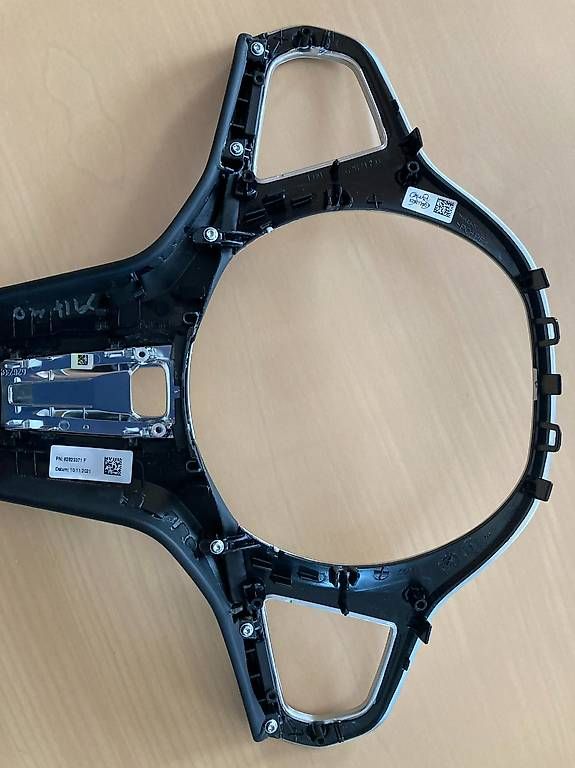 Tutti pezzi di ricambio auto: BMW G20/21 Lenkradblende M-Lenkrad – Usato da Schaan venduto da schaan2 3