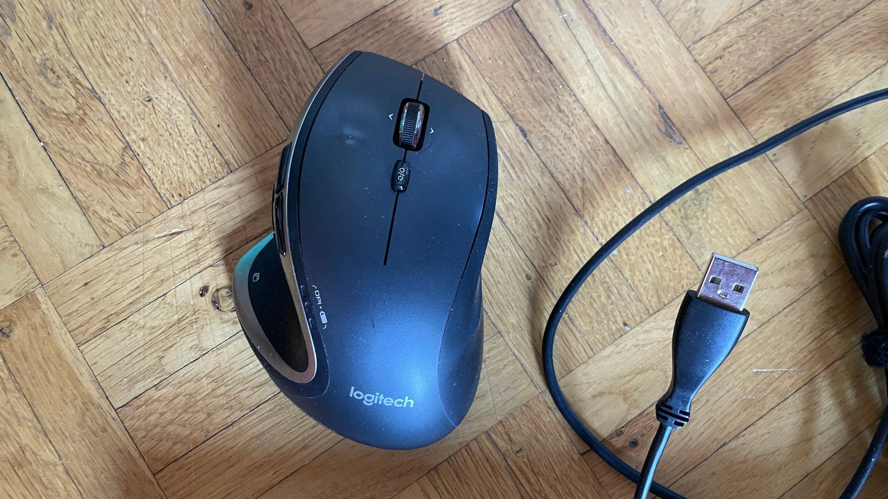 Tastiere: Logitech Keyboard K800 & Maus Performance MX Set – Usato da Glattfelden venduto da cybermaxx 3