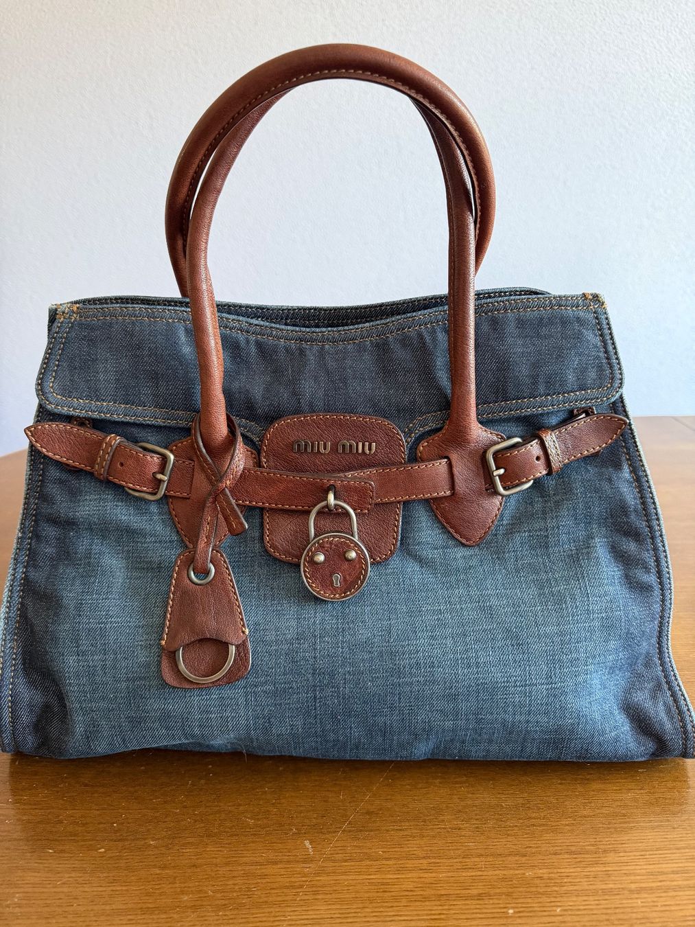 Miu Miu Borse da donna: Miu Miu Denim Tasche – Usato da Küssnacht venduto da Flowerlady 1