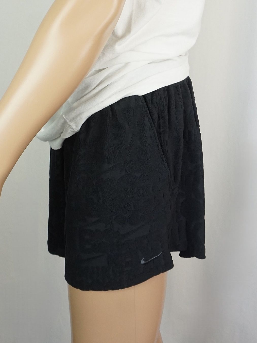 Nike Pantalons: Nike Shorts Gr. XL – Neuf (Voir description) à Pratteln par Restwert_Pratteln 1