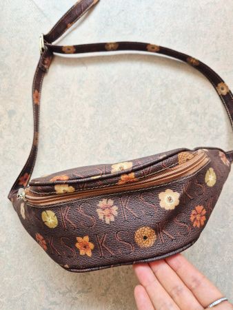 BAUCHTASCHE TASCHE BAG KEN SCOTT LEDER OPTIK,  NP 120  CHF