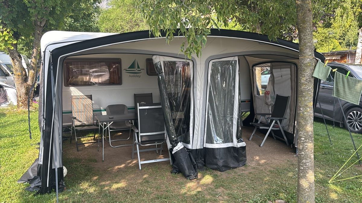 Knaus Camping Fahrzeuge: Wohnwagen mit neuem Vorzelt – Gebraucht aus Hittnau von danielabu 1