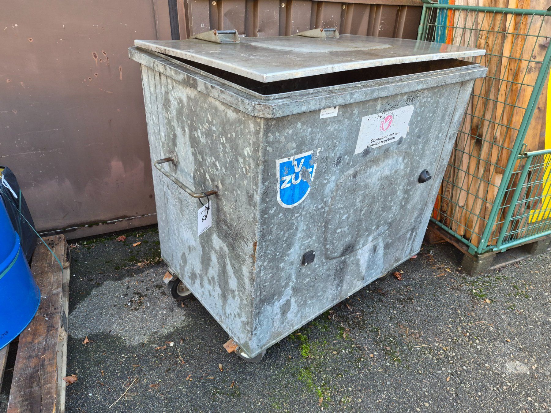 Eléments de bureau: 063 Abfallcontainer – D'occasion à Derendingen par Meisterstuecke 1