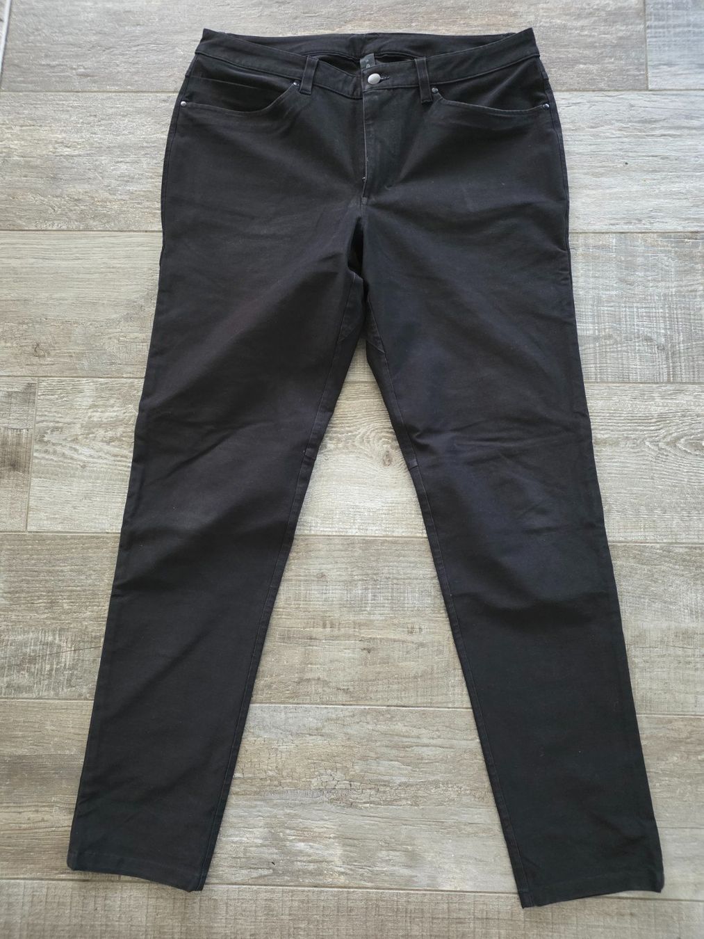 Lululemon Pantaloni: lululemon ABC 5-Pocket Hose 34 schwarz – Usato da Dietlikon venduto da Bonamesa