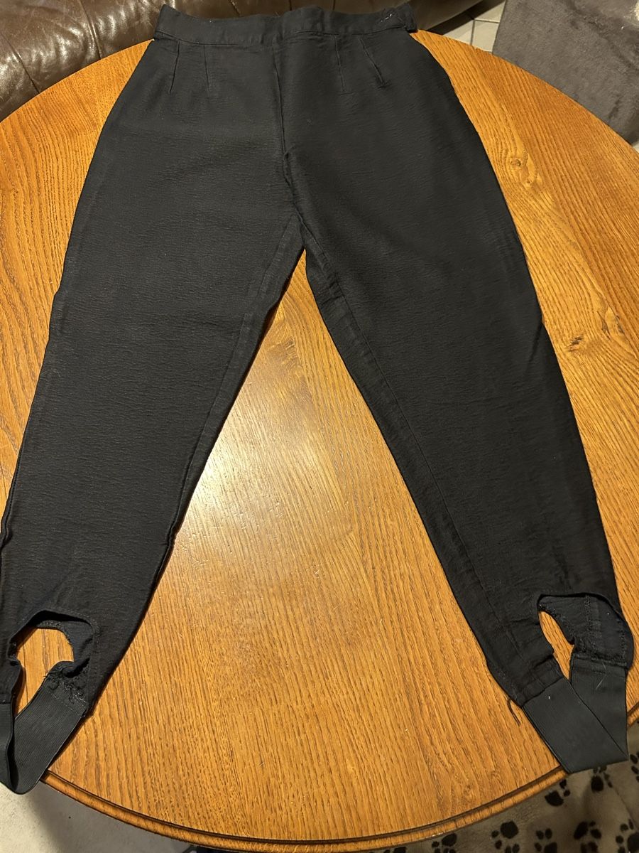 Pantaloni: Pantalon fuseau dame – Usato da Montsevelier venduto da Batson
