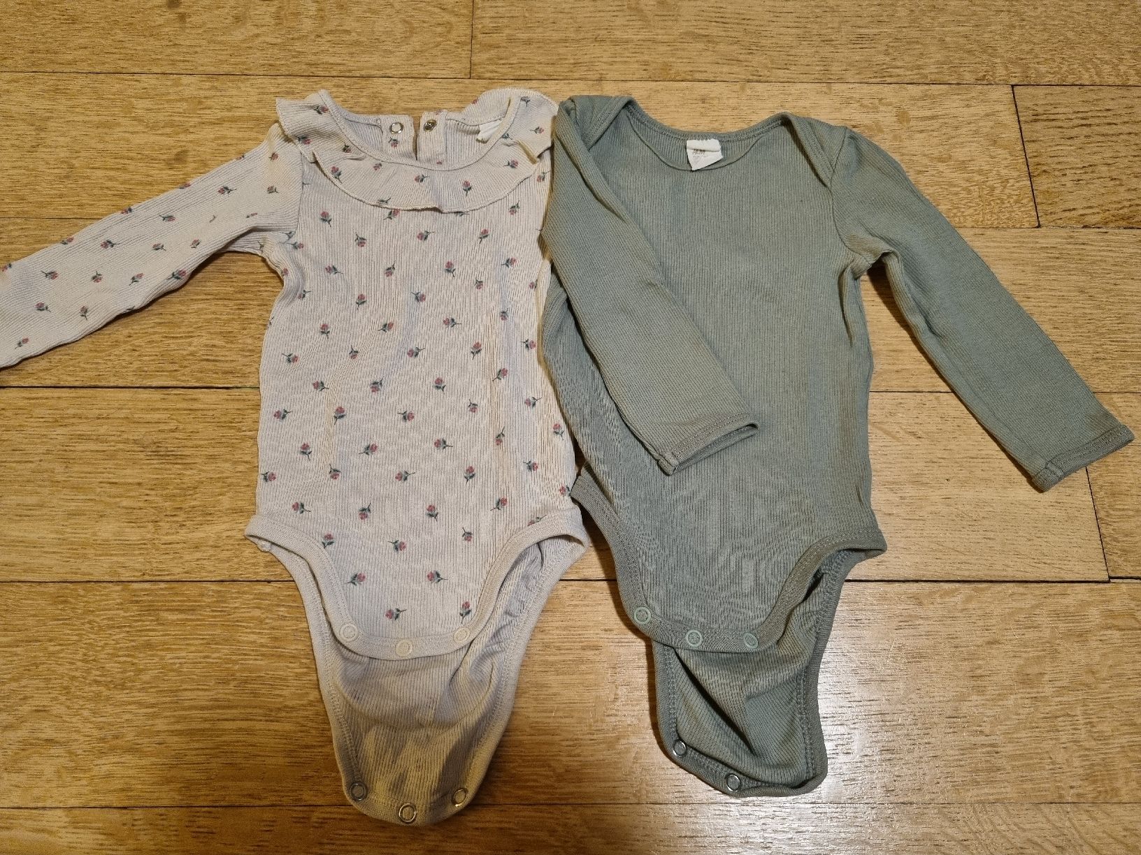Lotti & Set di vestiti: Schönes Mädchen-Kleiderpaket Gr. 74 – Usato da Chur venduto da urs_x8x8 1
