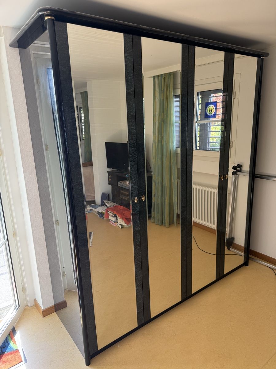 Schränke: Kleiderschrank mit Spiegeltüren – Gebraucht aus Zürich von koh_b9k5