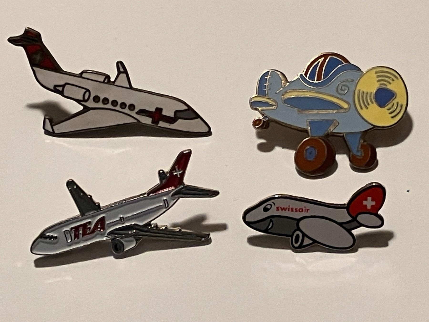Placchette & Badge: 4 Pin Flugzeuge – Usato da Basel venduto da djwwpp
