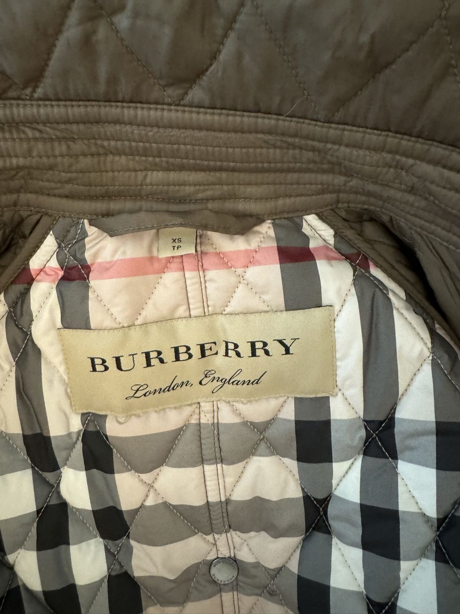 Burberry Giacche: Burberry Nylon Steppjacke – Nuovo (secondo la descrizione) da Zürich venduto da iva_c9dw 9