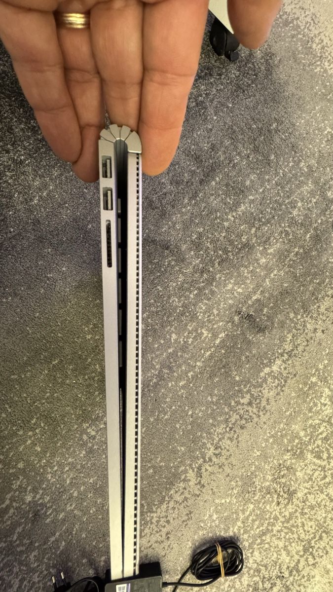 Microsoft Notebook: Microsoft Surface Book - 128GB SSD - 8GB RAM - Core i5 - GPU – Usato da St.Gallen venduto da gauwo 4
