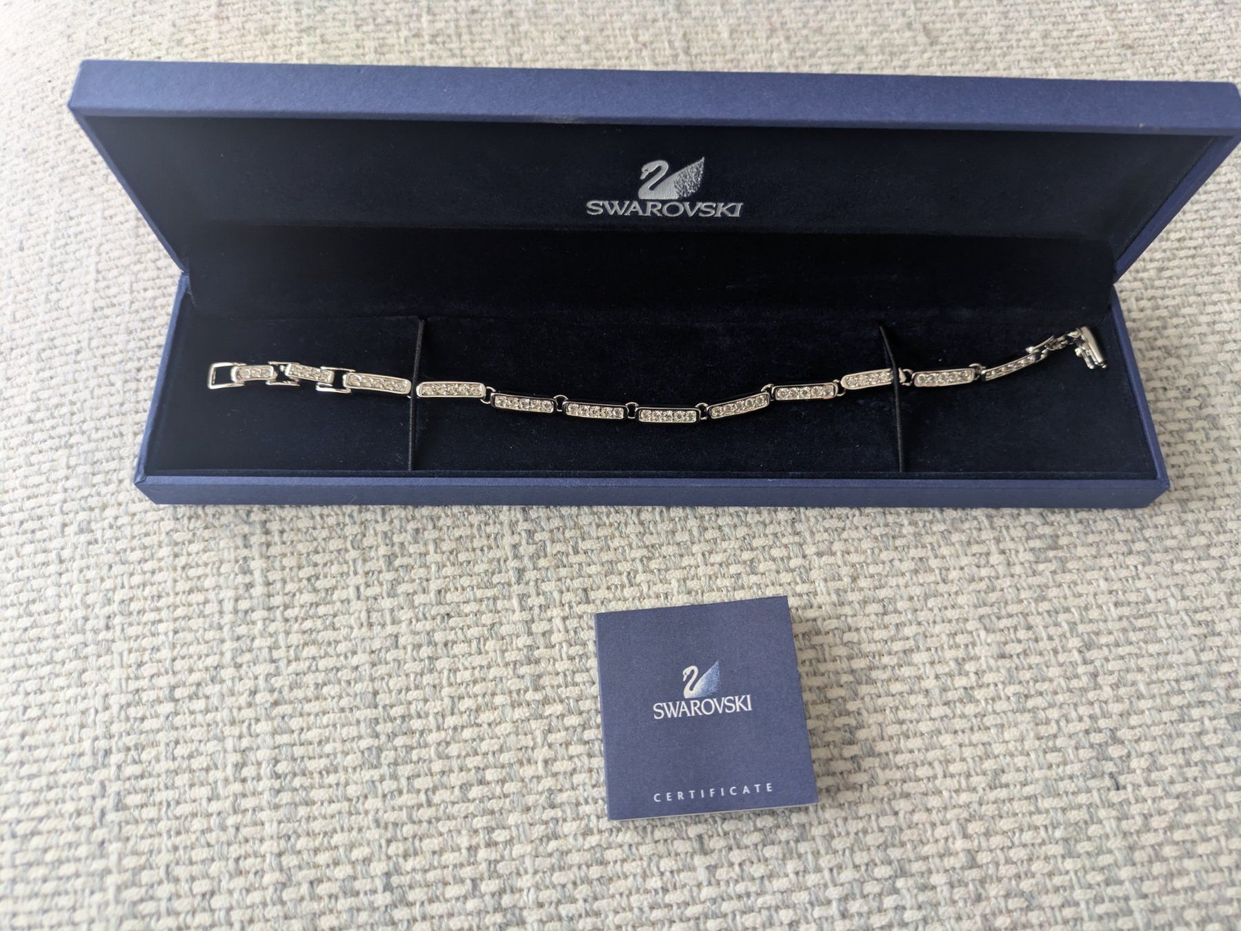 Swarovski Armbänder & -reifen: Swarovski Silver Crystal Bracelet with Box – Gebraucht aus Losone von AlpineLayer