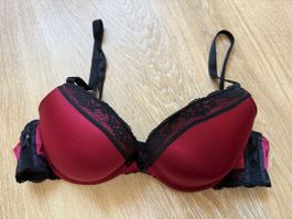 Soutien-gorge rouge noir dentelle push-up New Yorker, 85B