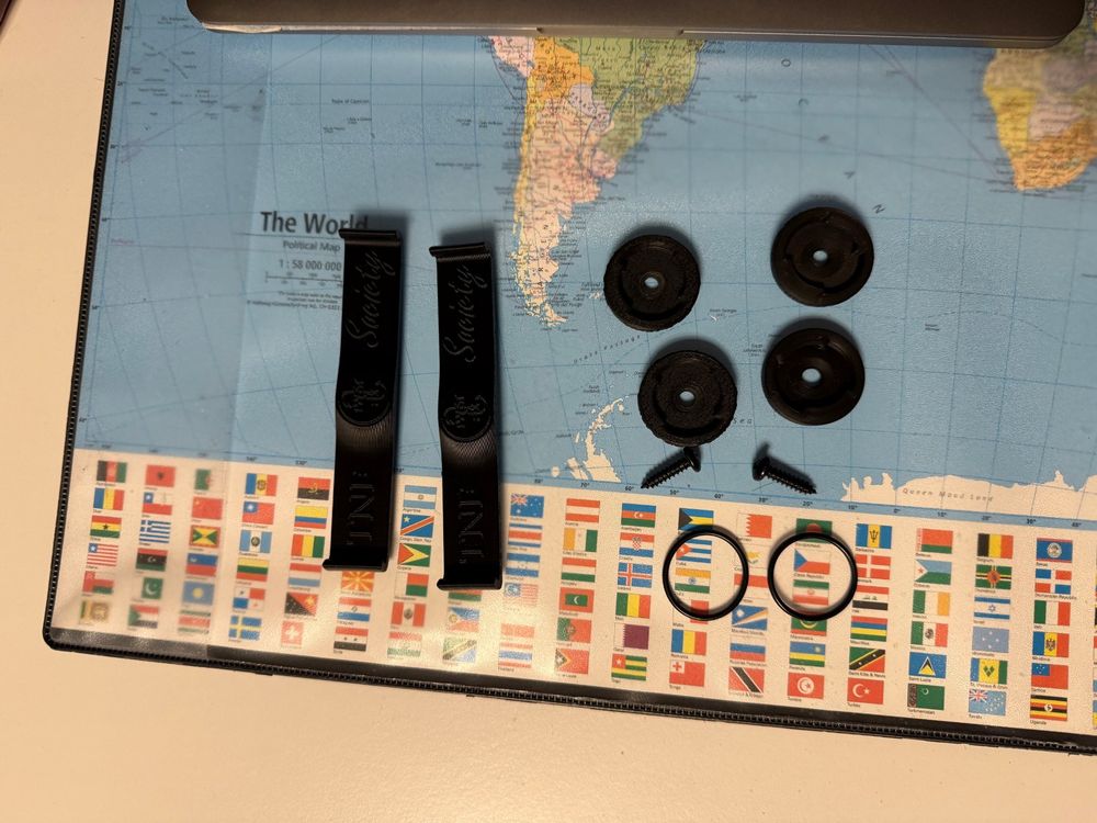Tutti pezzi di ricambio auto: Kennzeichenhalter Twistnfix universell für vorne und hinten – Nuovo e nell'imballaggio originale da Gossau SG venduto da White-Ibiza