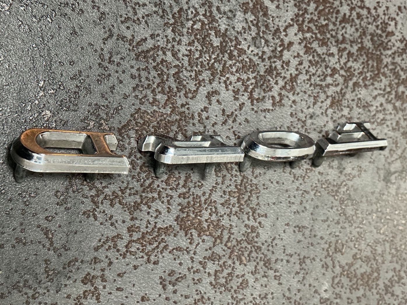 Ford Alle Autoersatzteile: Ford Buchstaben / Chrom Schriftzug / Oldtimer 70/80ziger – Gebraucht aus Horw von adler65 2
