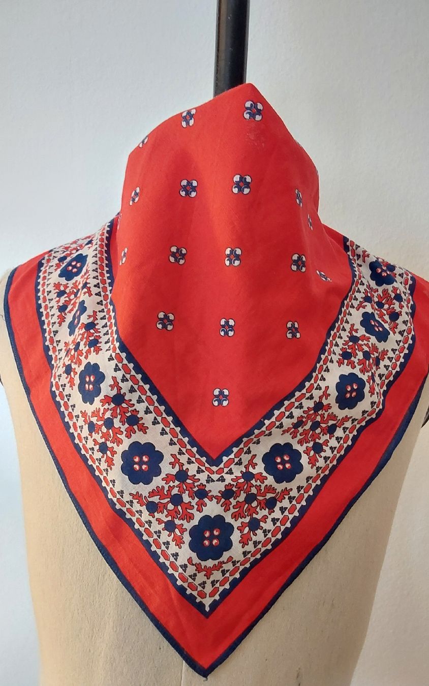 Foulards & écharpes: Baumwolltuch quadratisch – Neuf (Voir description) à Köniz par scopello12