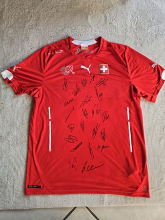 Original Puma Schweiz Trikot 2014 mit Autogrammen – Grösse L