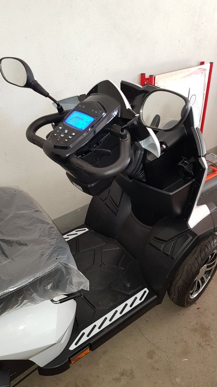 Voiturettes électriques: Scooter – D'occasion à Campocologno par Arte2108 3