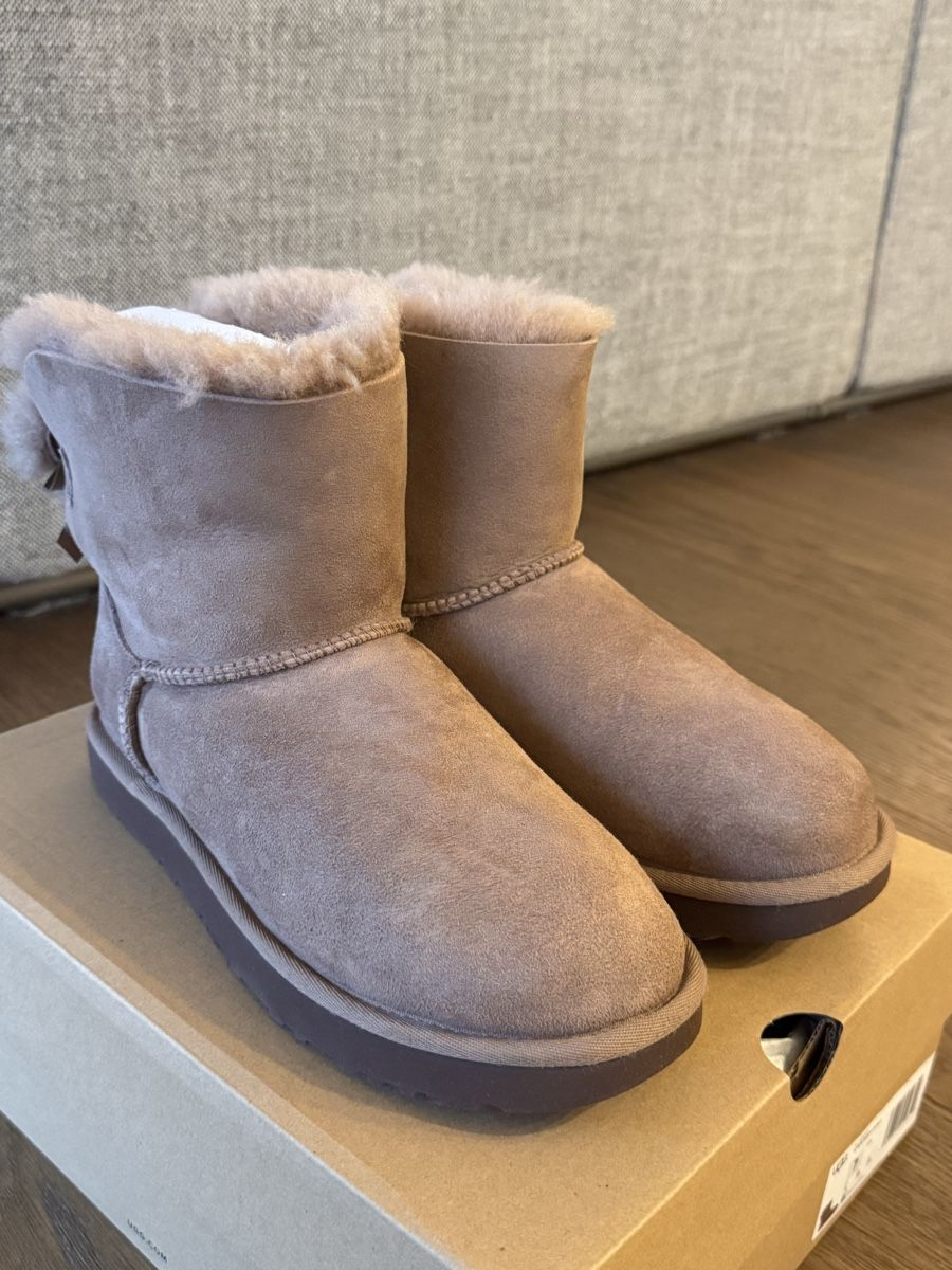 Ugg Chaussures filles: UGG mini 38 – D'occasion à Uitikon Waldegg par Natalie.Lue 2