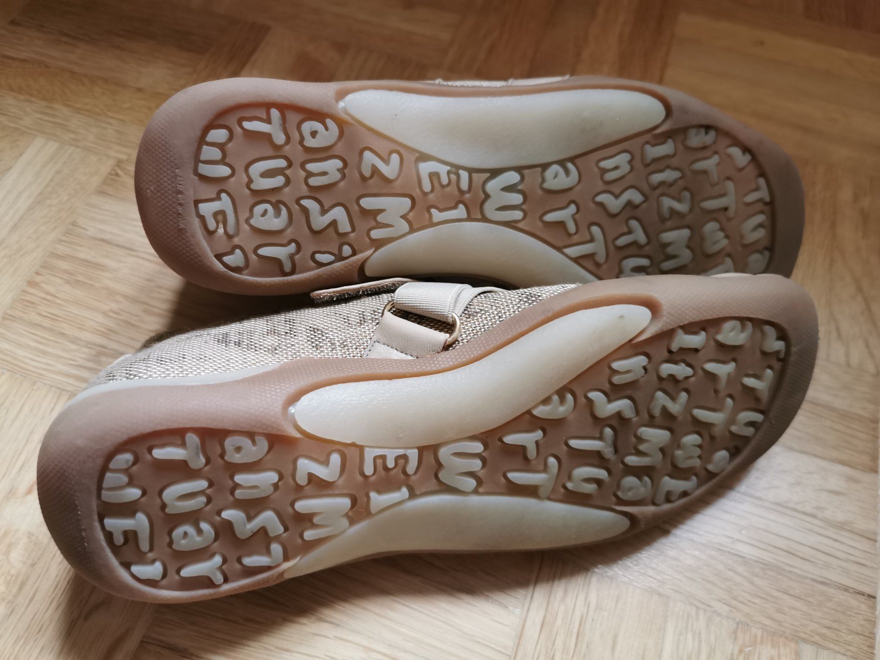 Stuart Weitzman Scarpe da donna: Turnschuhe Stuart Weitzman ca. Gr. 38 – Usato da Stäfa venduto da flamingo_17 7