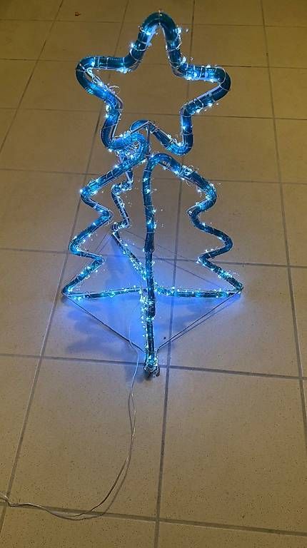Tutte le decorazioni: albero di Natale – Usato da Monte Carasso venduto da Ely67