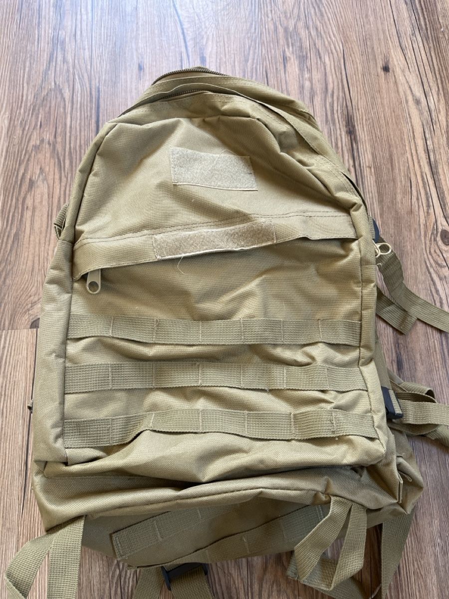 Sacs à dos: Militär Rucksack wandern freizeit – D'occasion à Trimstein par Easyp