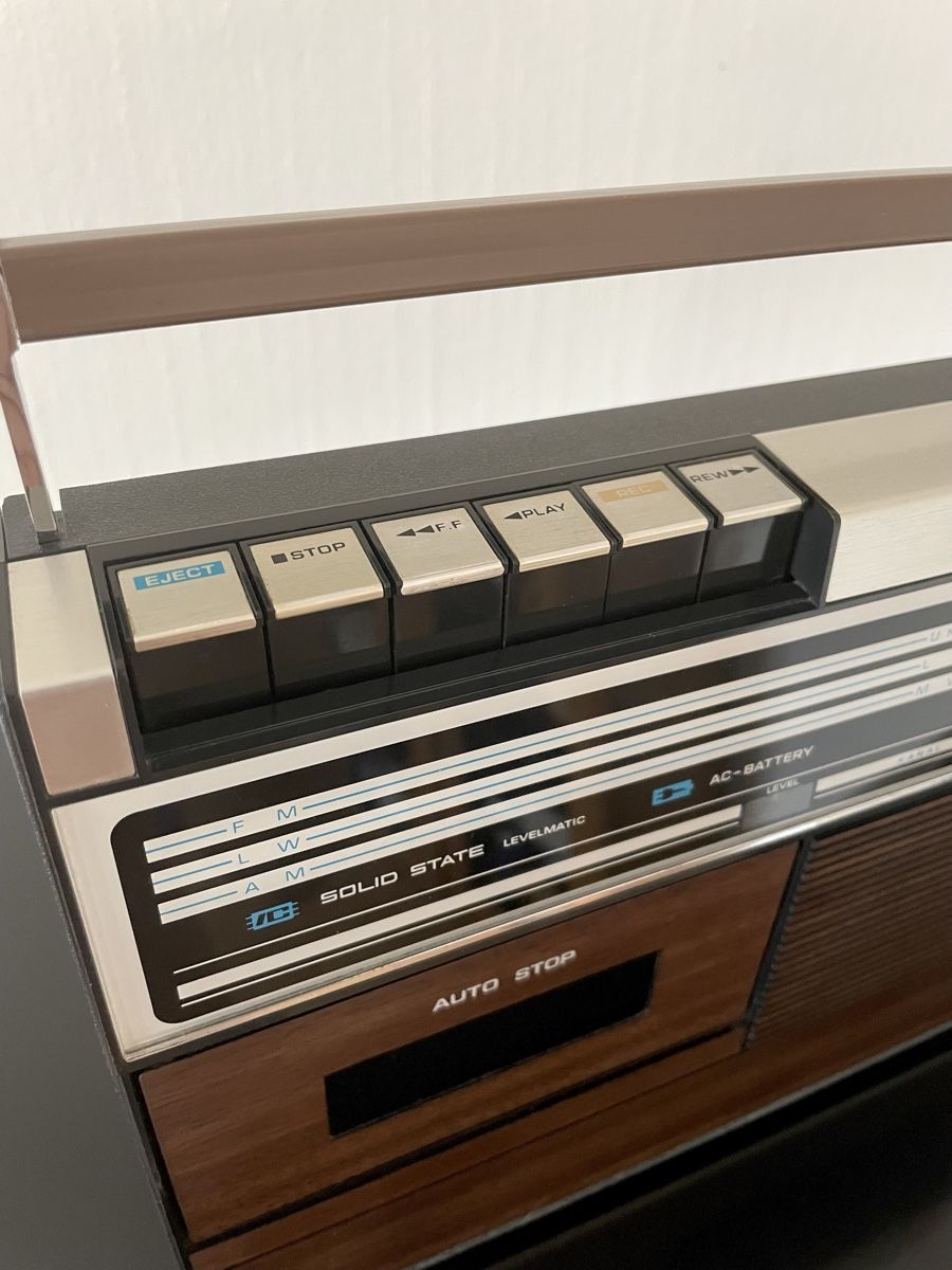Hitachi Radios: Hitachi Radio-Kassettenrecorder – D'occasion à Olten par jebemm 2