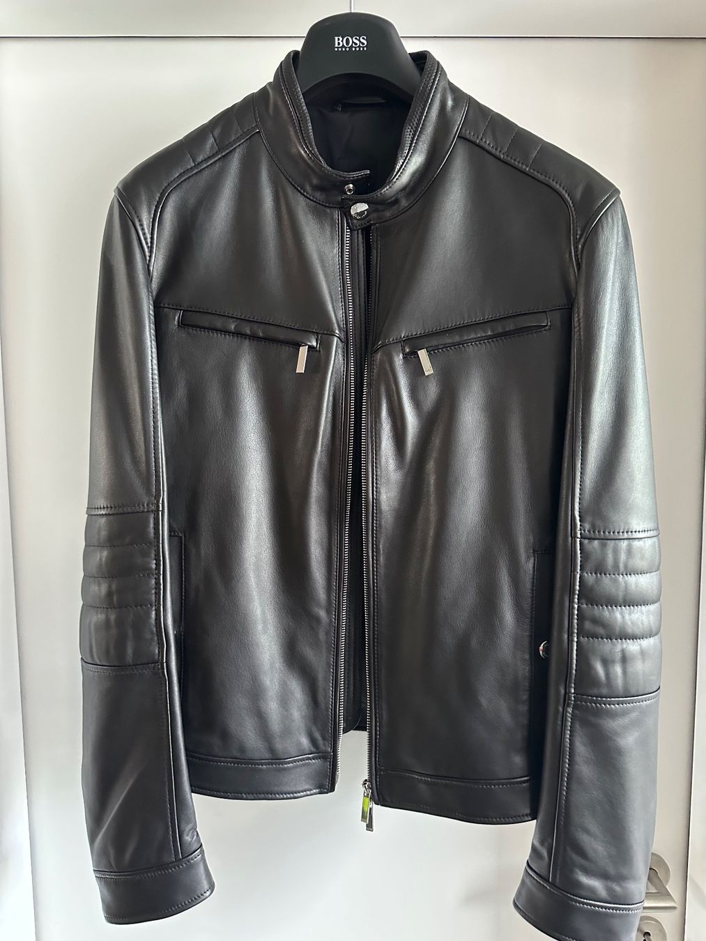 Hugo Boss Vestes: Lederjacke Hugo Boss – D'occasion à Schneisingen par Sportec3 1