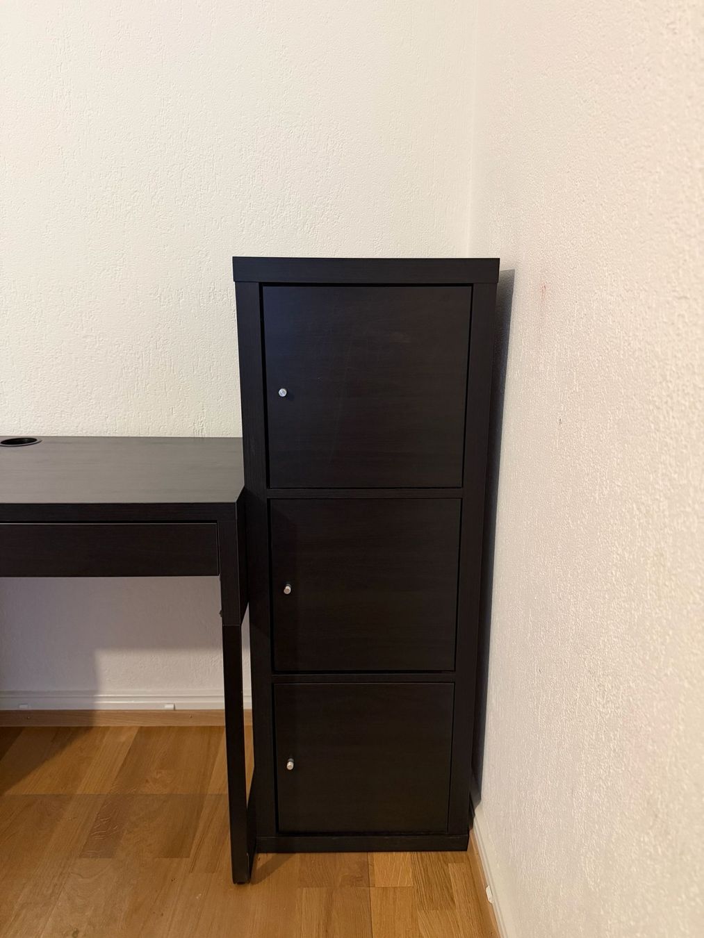Schreibtische: Schreibtisch mit Stuhl und Komode – Gebraucht aus Zürich von vej_48 2