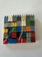 35  Stück Mix Beine Lego Figuren/ Ersatzteile.