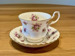 Royal Albert « Sweet Violets » – tasse & soucoupe