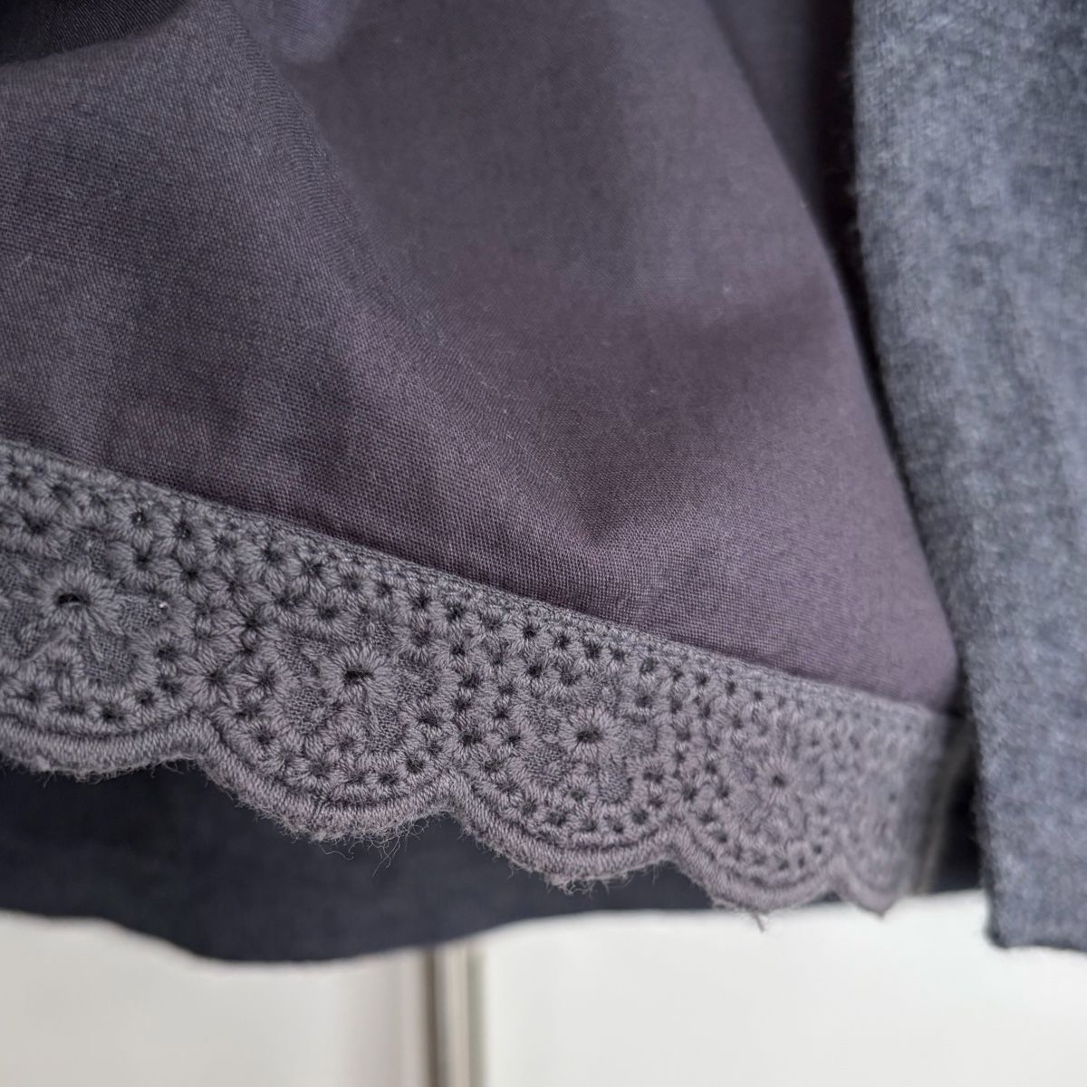 Camicette: Cardigan mit eingenähter Bluse – Usato da Düdingen venduto da Hiron_o7 3