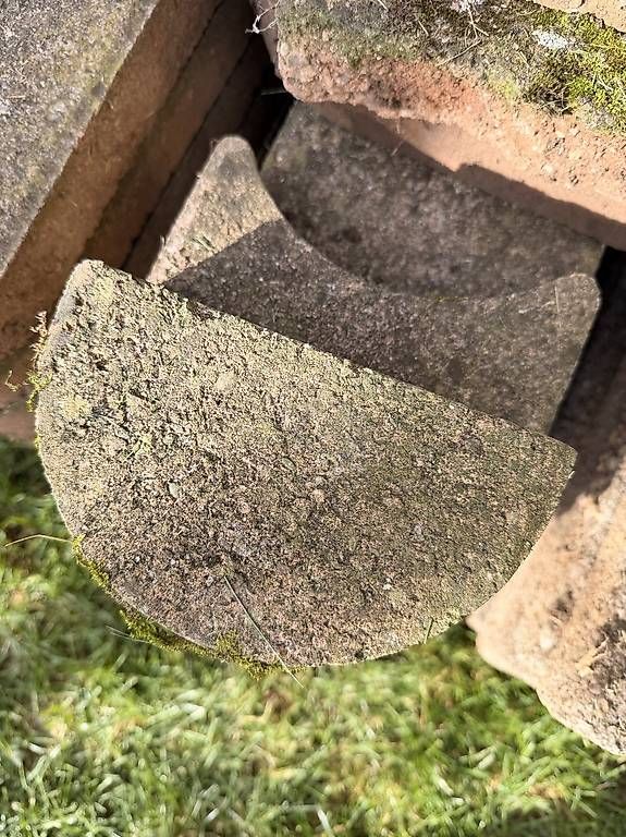 Bodenbeläge: Rasenkantensteine – Gebraucht aus Arbon von Cassy 1