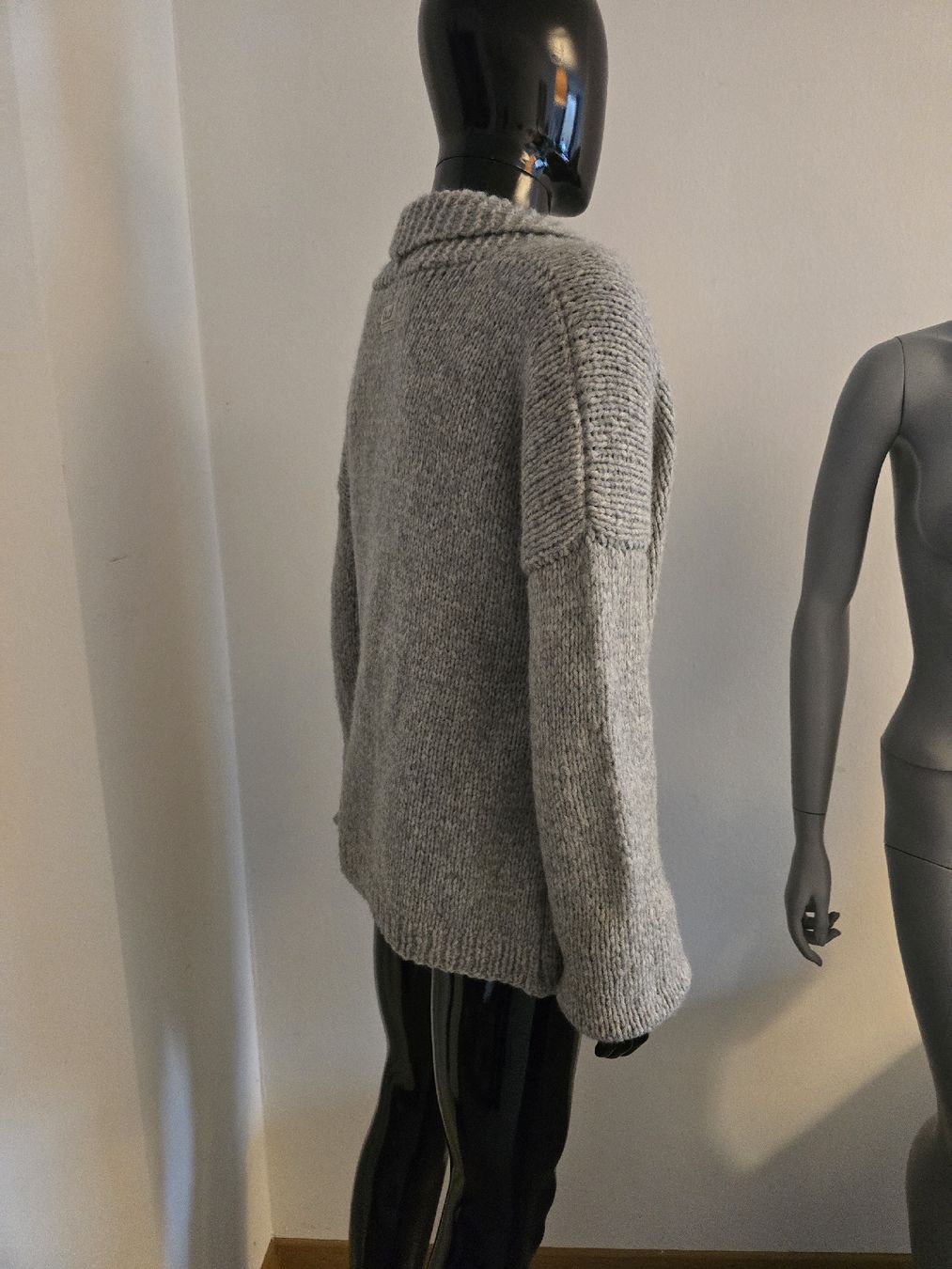 Maglioni & Felpe: handgemachte wollen pullover cardigan große L – Nuovo e nell'imballaggio originale da Zürich venduto da joa_26k8 3