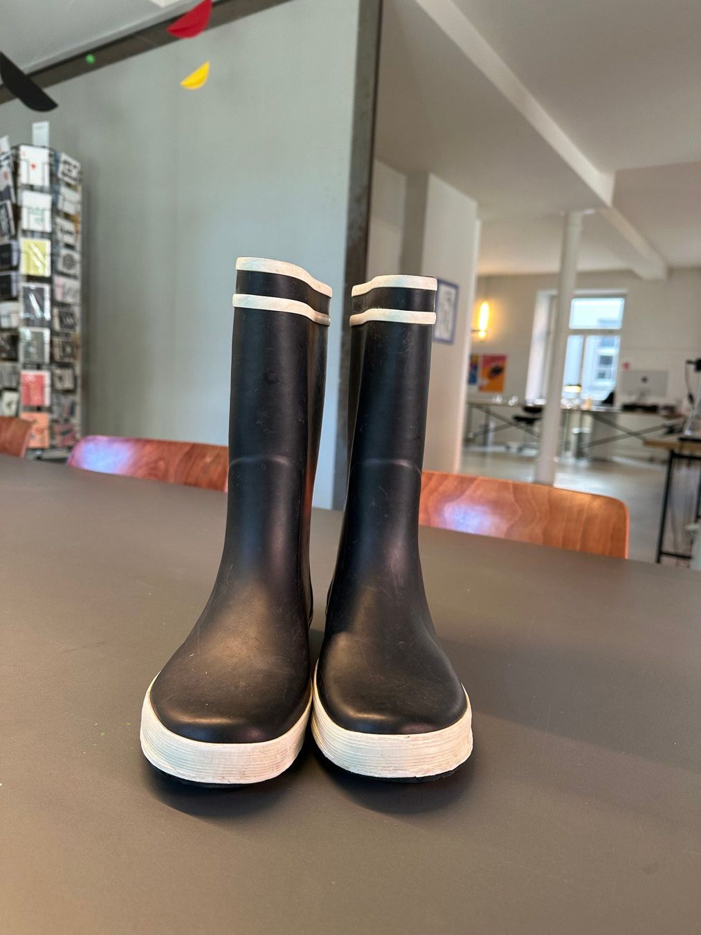 Scarpe da uomo: Schwarze Gummistiefel der Marke "Aigle" – Usato da Zürich venduto da cindy_074 1
