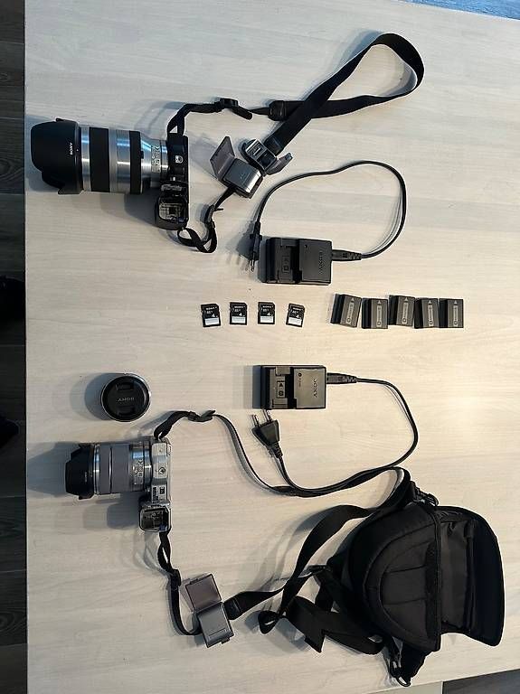 Fotocamera: 2 Sony Kameras – Usato da Zell ZH venduto da mutzen5