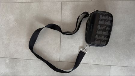 Sacoche Lacoste bandoulière noir neuf avec étiquette