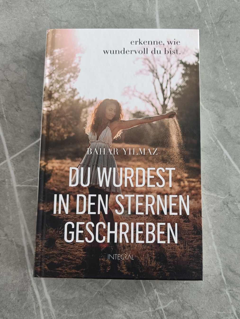 Libri: DU WIRDEST IN DEN STERNEN GESCHRIEBEN, BAHAR YILMAZ – Usato da Emmen venduto da kat_q67m