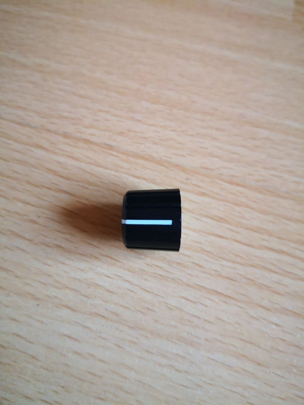 Componenti elettronici: 4x capuchons pour commutateurs / potentiomètres – Nuovo (secondo la descrizione) da Engollon venduto da Winters91 1