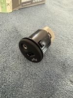 Nissan Jack Audio USB 28023-7X00B neu