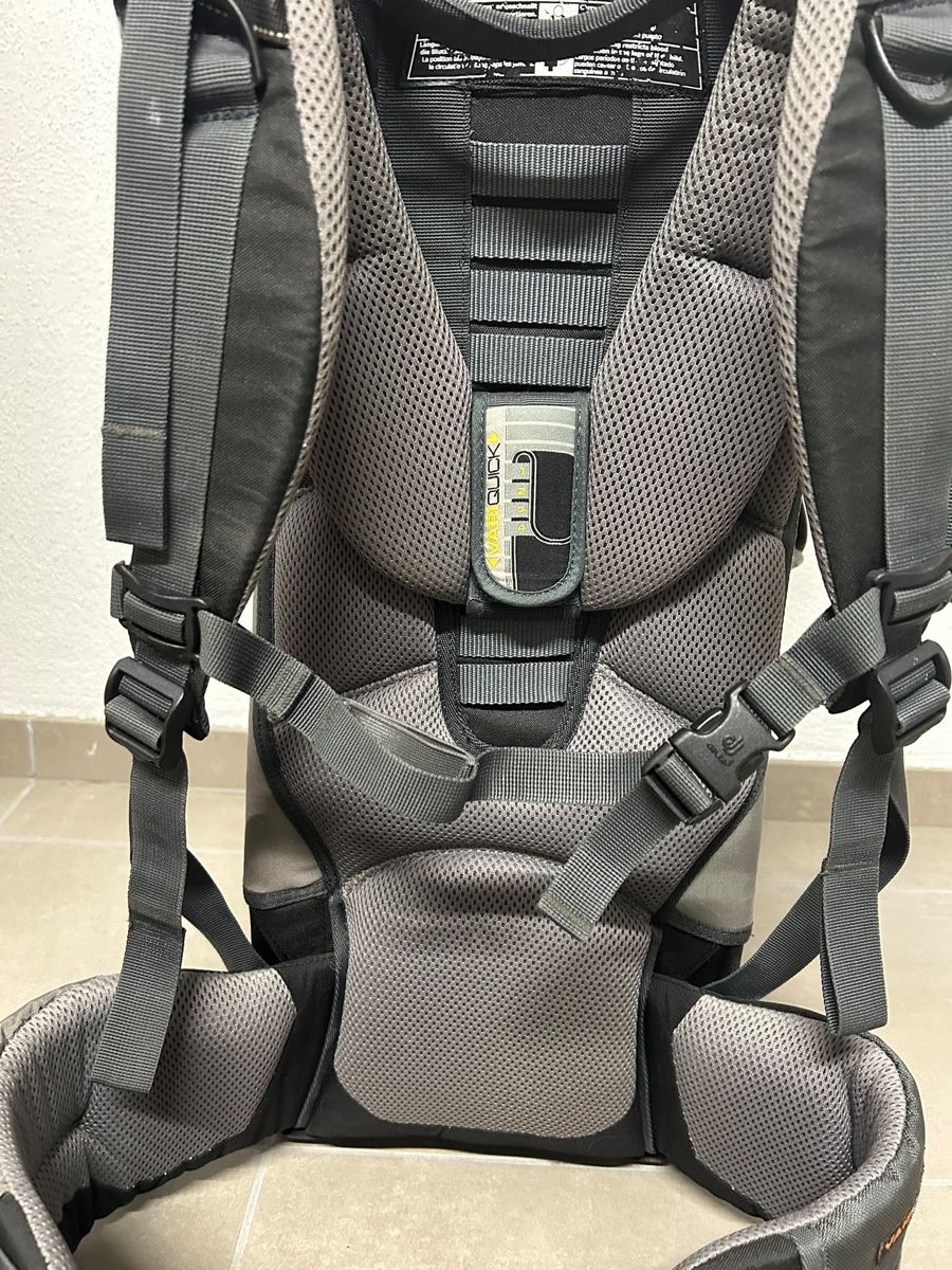 Deuter Rucksäcke: Wandertragerucksack Deuter – Gebraucht aus Würenlos von Calrissian82 2