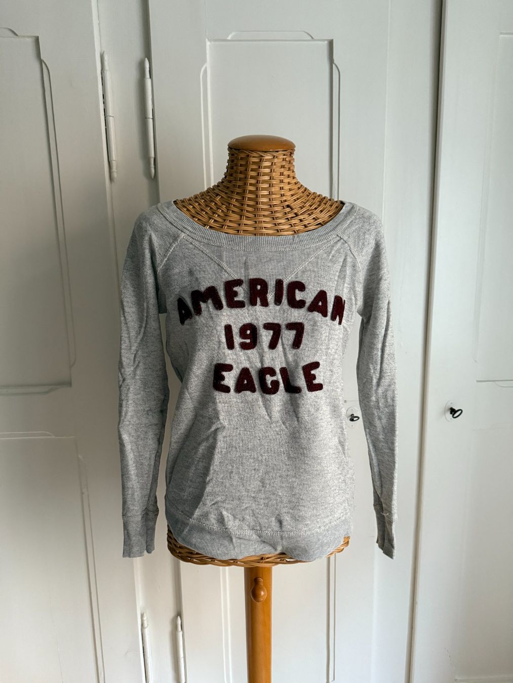 Bershka Pulls & Sweat-shirts: BERSHKA - Sweatshirt hellgrau mit Print M – D'occasion à Zürich par Diazaio