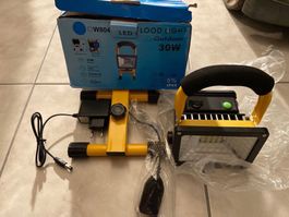 LED Scheinwerfer für Baustelle  usw. NEU
