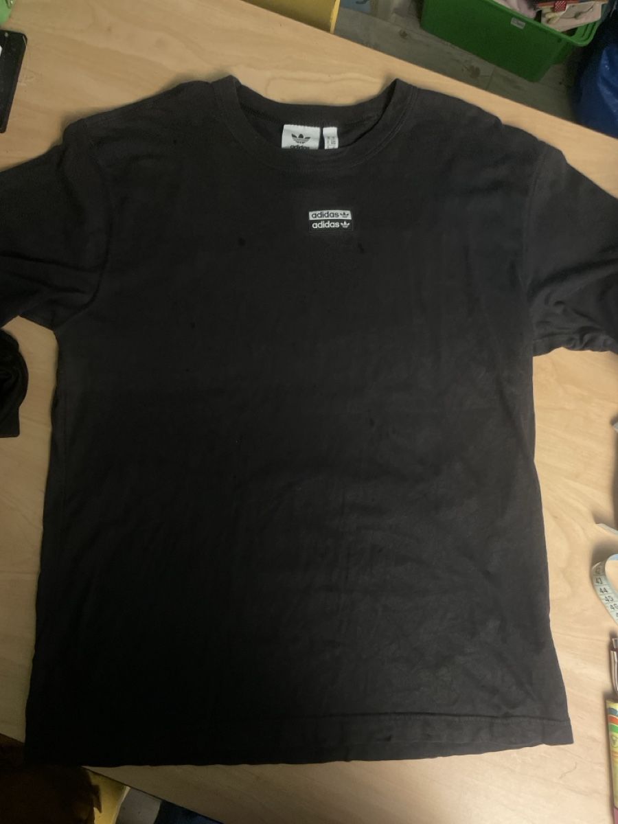 Adidas T-shirt: Adidas T-Shirt schwarz Groesse M – Usato da Obergerlafingen venduto da cabo4