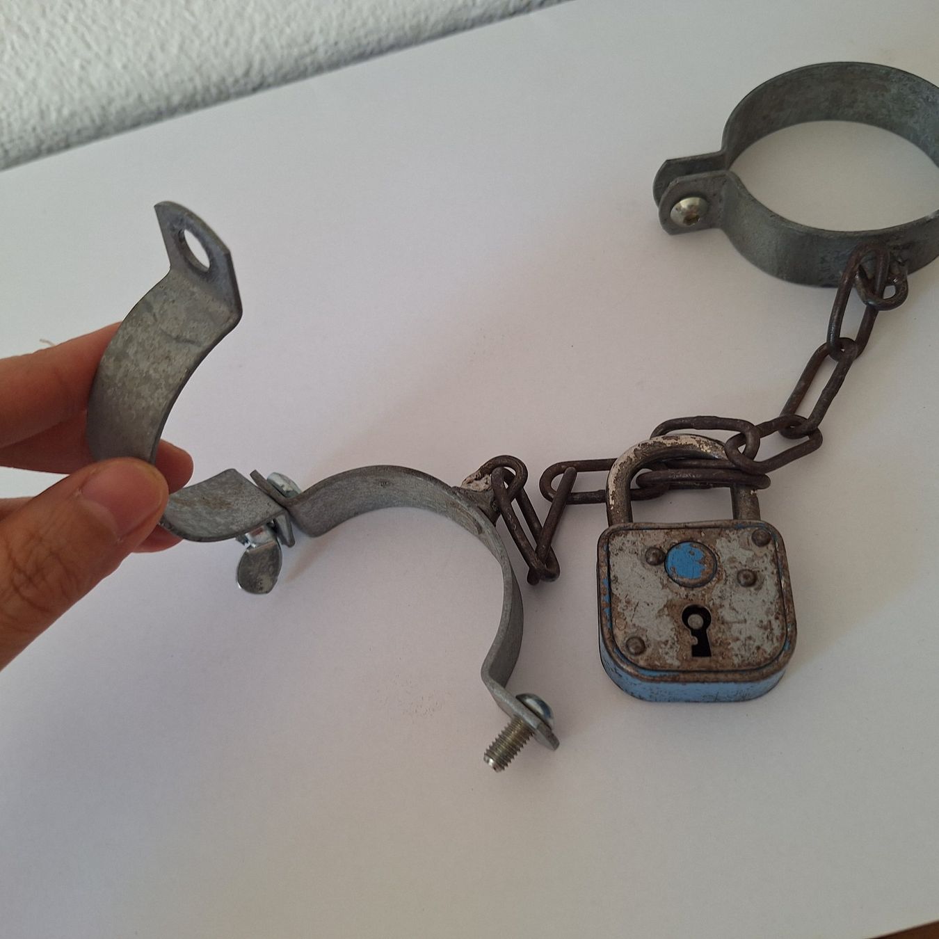 Altro per Eventi aziendali & Feste: Ältere Handschellen – Usato da Winterthur venduto da ric_rl7n 3