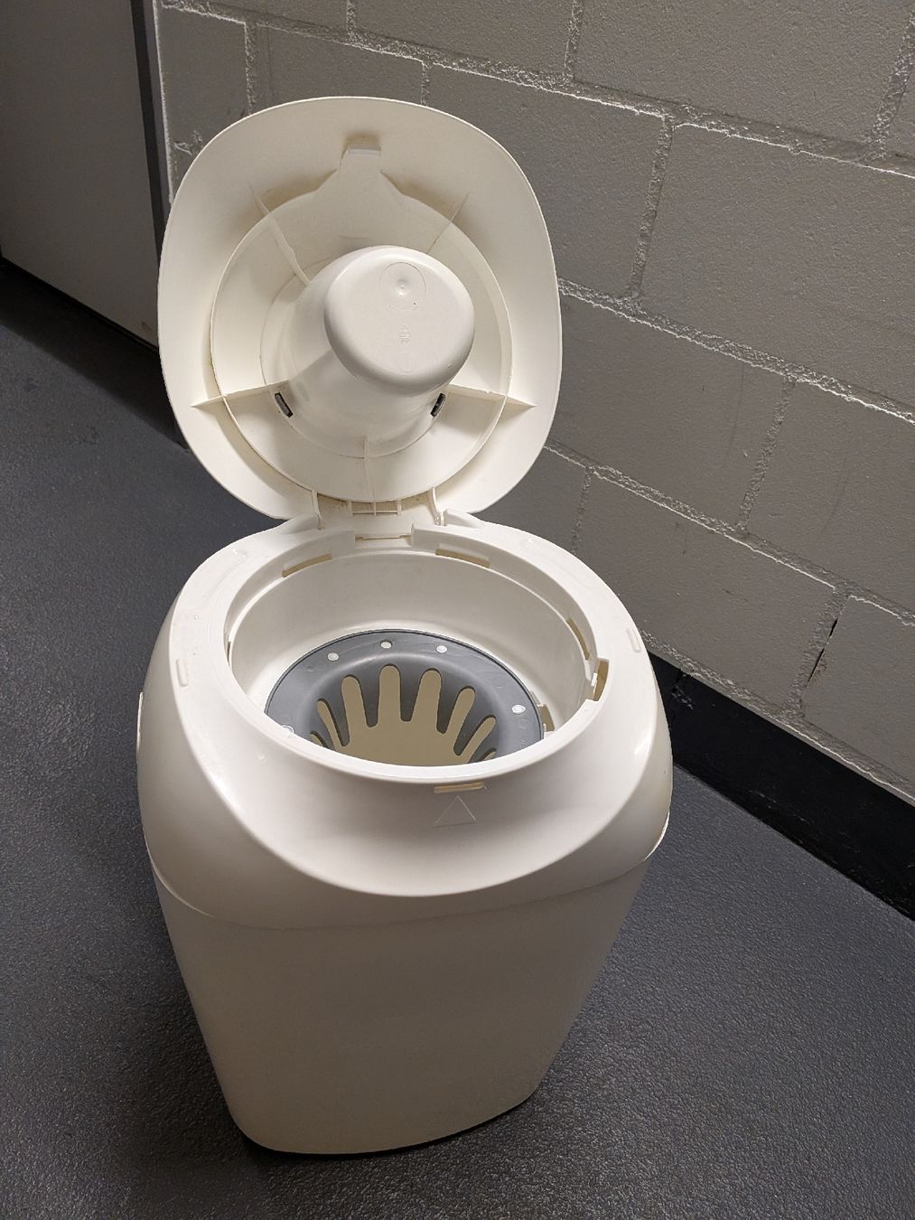 Tommee Tippee Abfalleimer: Windeleimer Poubelle a Couche – Gebraucht aus Zürich von vmi_2dpl 3