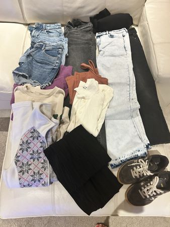 Kleiderpaket Adidas Sneaker Hosen Shorts Grösse S M