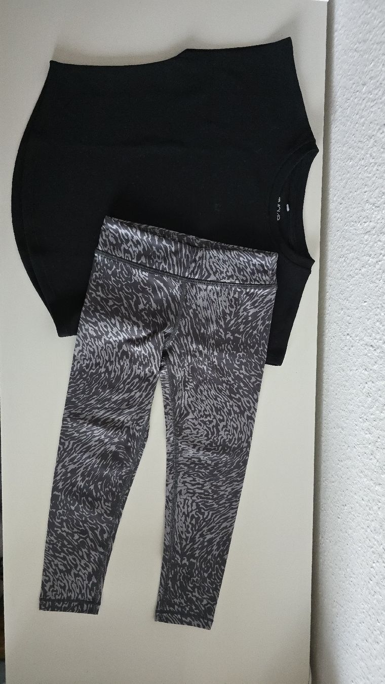 Lotti & Set di vestiti: Kleiderpaket Grösse 104 – Usato da Buchberg venduto da MaddieF 1