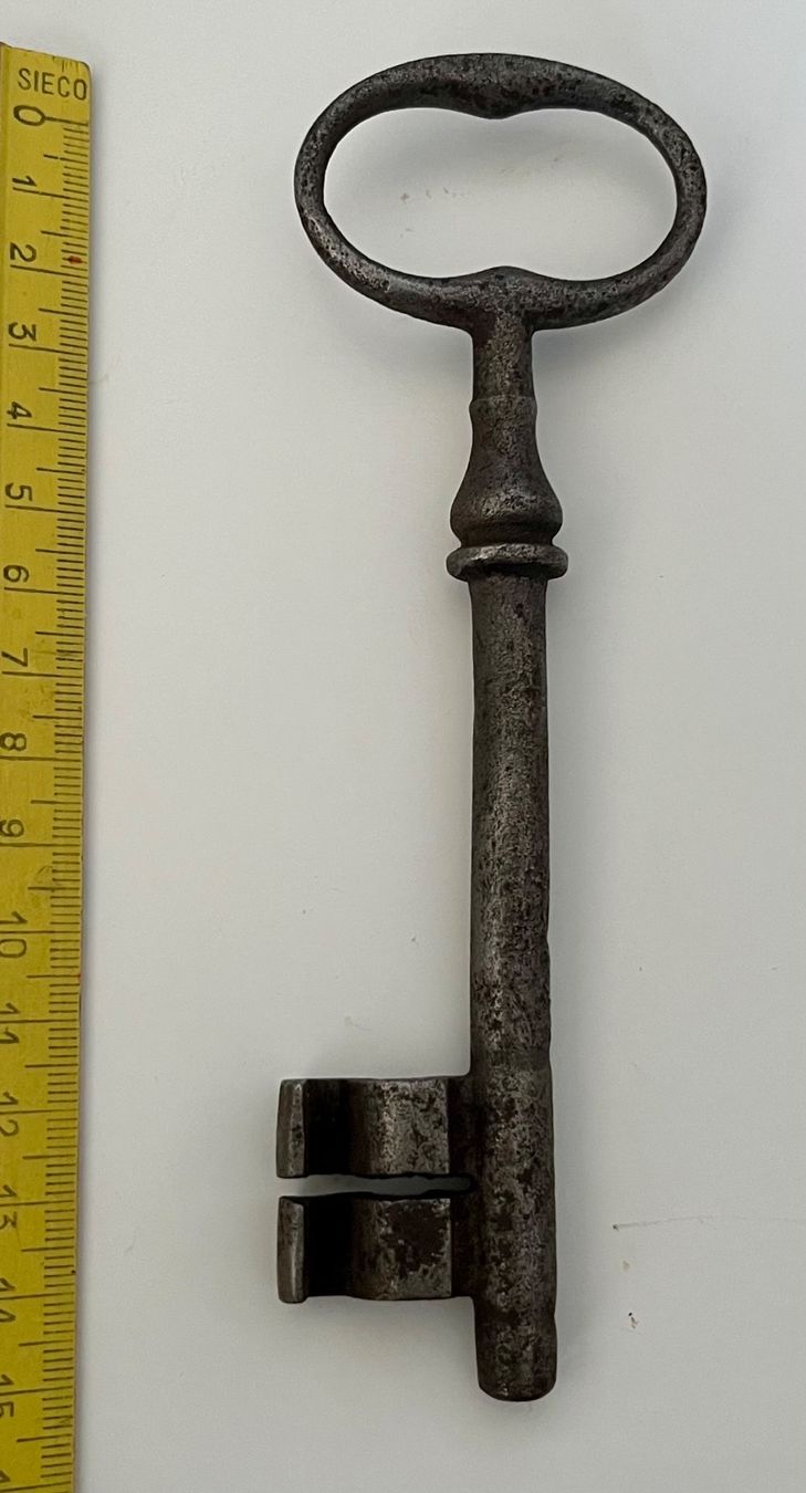 Chiavi: Antiker Schlüssel mit Bart, rostig ca. 15cm – Usato da Ostermundigen venduto da DaxKarten-75