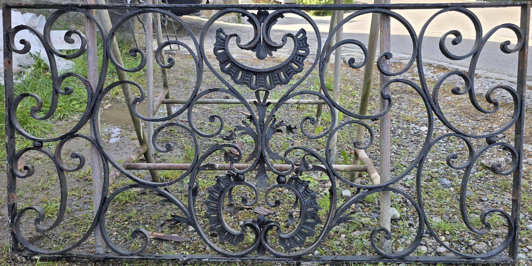 Gitter & Roste: historisches Schmiedeeisen-Gitter im Neobarock oder Rokoko – Gebraucht aus Rorschacherberg von snOOpydOg11 4