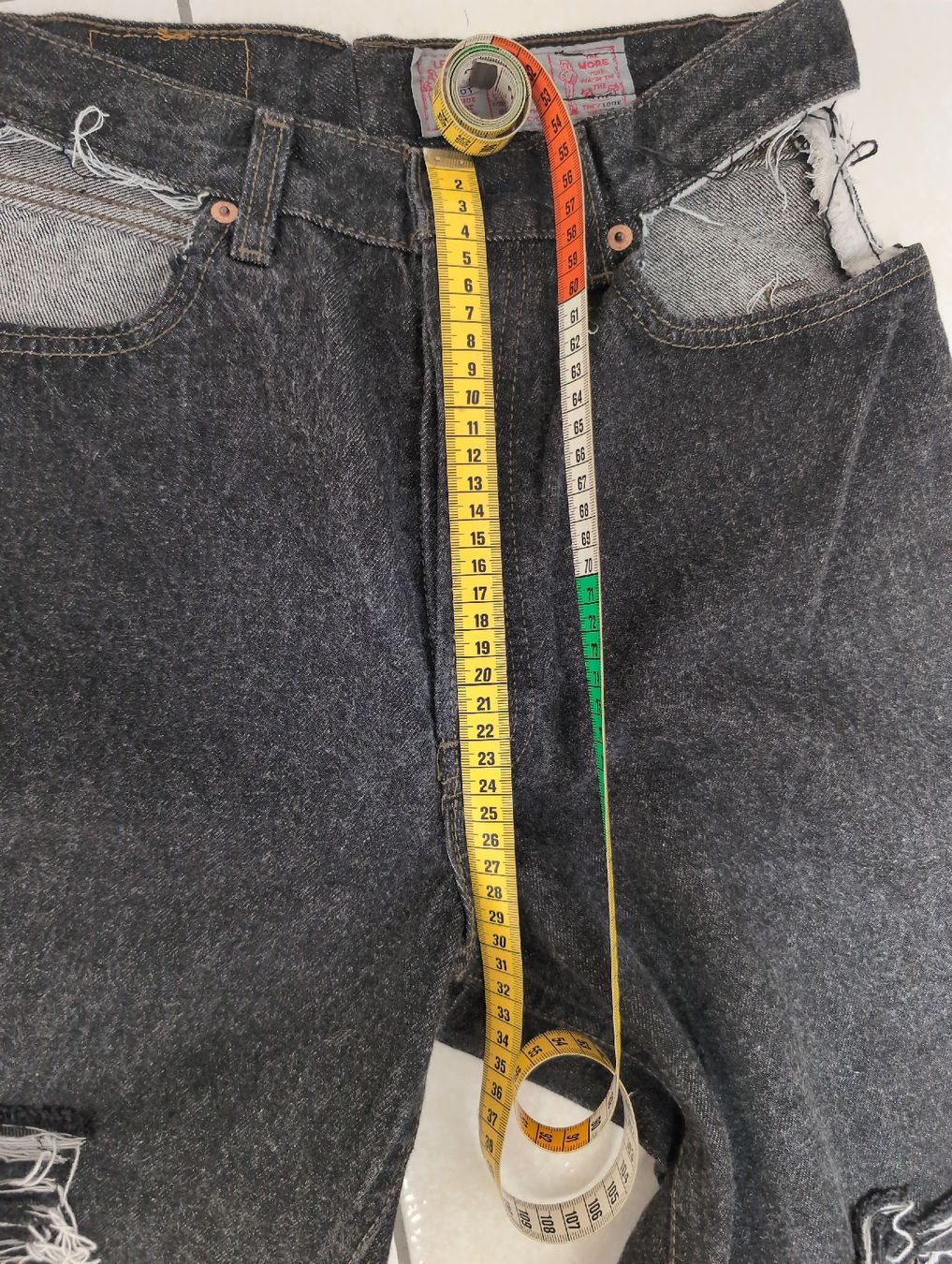 Levi's Jeans: Jeans Levi's vintage modificati a mano – Gebraucht aus S. Pietro von van_2826 4